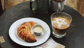 Start your Hanoi Travel with a crisp sip